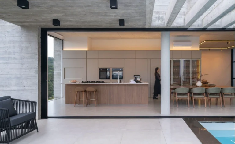 Outdoor Kitchens Are So Back: Here Are The Best Tips for Stylish and Functional Design Outdoor Kitchens Are So Back